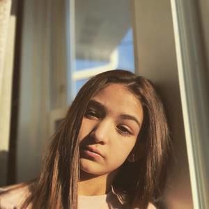 Meet your Posher, Kira